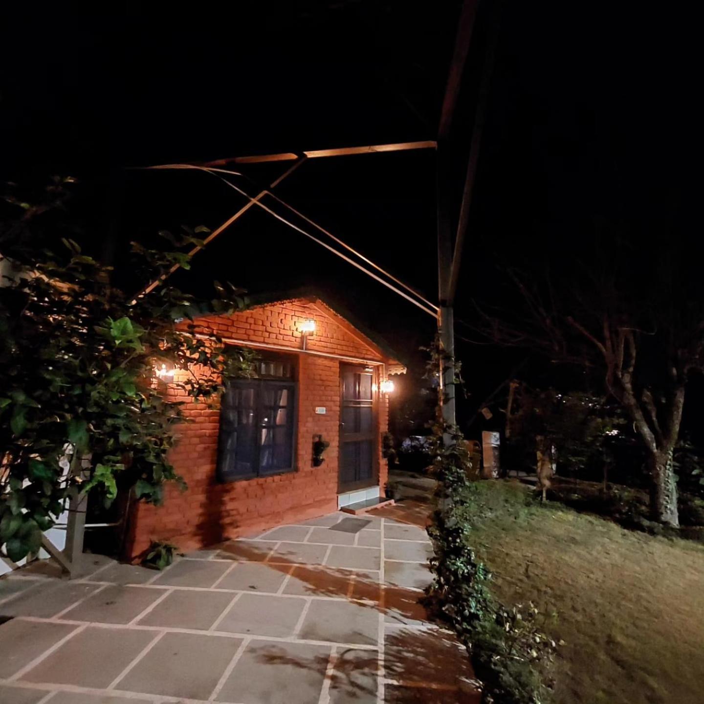 Hotel Alinda House Naukuchiatal By The Ghaur Bhīm Tāl Exterior foto