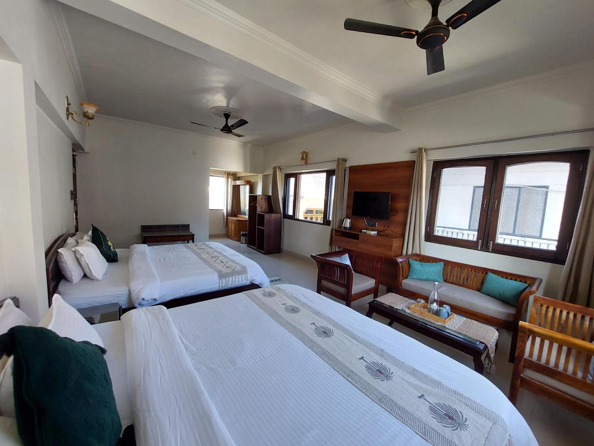Hotel Alinda House Naukuchiatal By The Ghaur Bhīm Tāl Exterior foto